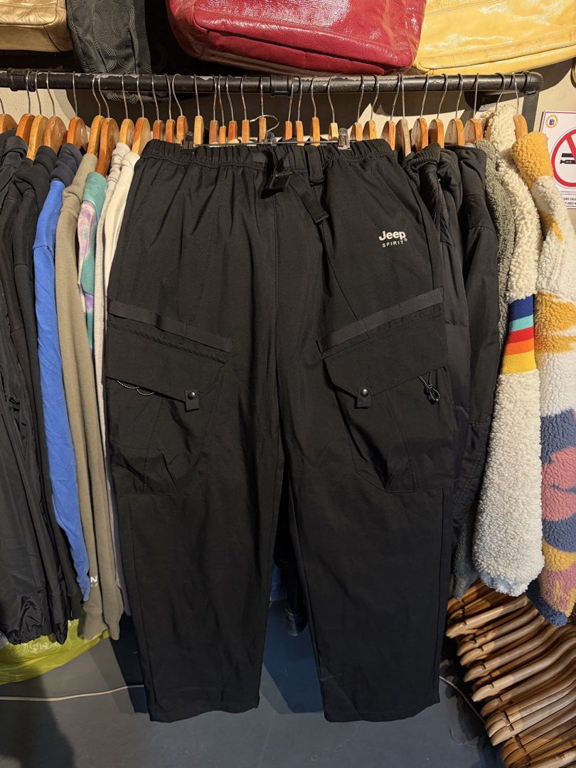 Jeep Spirit Black Cargo Pants (Category: Jeans) located in Legazpi City. Submitted by thefelicitythriftwear (Listing ID 1459401299, Image 1). Description: JEEP spirit pants Size 32-38(max stretch) on measuring tape Length 43 Rise 13.5 Thigh 13 Hem 9 Excellent Condition Color Rate 9.9/10 No Issue ₱880 Disclaimer: This Item of clothing is not affiliated with any of the brands posted or mentioned in this account. All copyright and trademarks are res