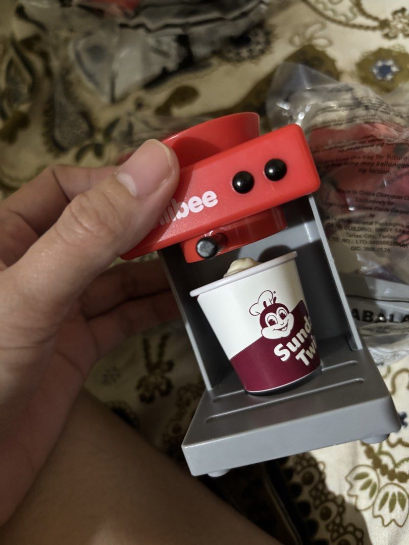 Jollibee Mini Sundae from Mini Kitchen Collection (Category: Designer & Blind Box Toys) located in Las Pinas. Submitted by theimpulsebuyer.ph (Listing ID 1459376761, Image 2). Description: .