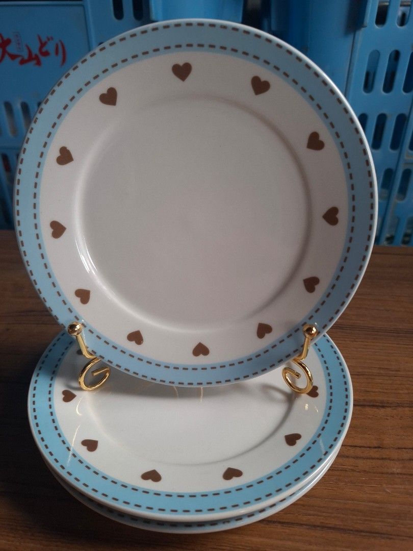 Korean style - heart pattern Cake Plate (Category: Other Kitchenware & Tableware) located in Consolacion. Submitted by luxekerei (Listing ID 1459465353, Image 1). Description: .
