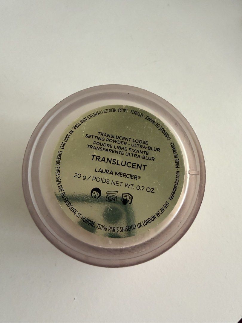 Laura Mercier Translucent Loose Setting Powder Ultra-Blur (Category: Makeup) located in Paranaque City. Submitted by inmycloset08 (Listing ID 1459335801, Image 3). Description: - Laura Mercier Translucent Loose Setting Powder - Size: 20g / 0.7 oz - Achieve an ultra-blur finish - Effectively sets makeup and reduces shine - Reason for selling: Too many powders -via lalamove pick up .
