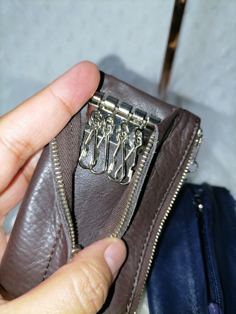 Leather Coin Purse with Key Holder (Category: Wallets & Card holders) located in Butuan. Submitted by az-branded.items (Listing ID 1459315553, Image 3). Description: Set of 2 Genuine Soft Leather Good as new From Japan.