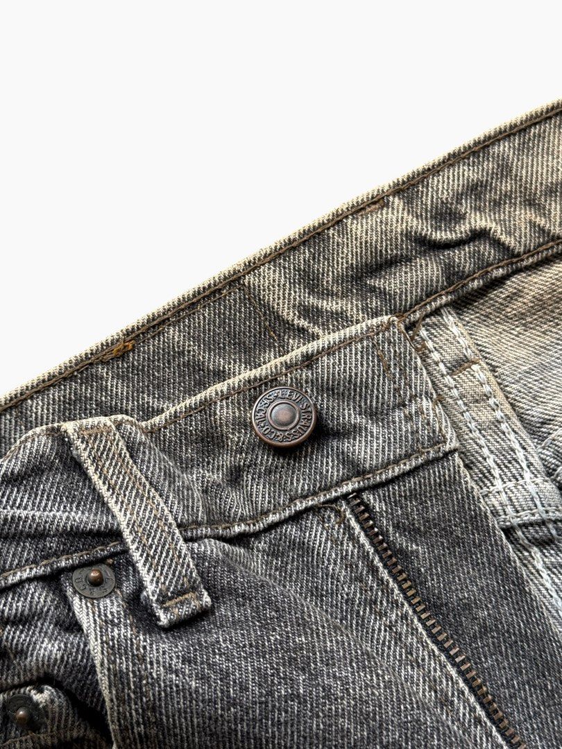 Levis (Category: Jeans) located in Serendah. Submitted by questiomarkk (Listing ID 1459404201, Image 3). Description: [ Late 80s Levi’s 505 Regular Fit Straight Leg (MADE IN USA) ] / Colour : BLACK / Size : W32 L34 / Width 31 “ Lenght 40 “ Open Leg 7.5 ” / Price : 158 MYR / Free Shipping Malaysia / Status : [ Available ] Please Dm To Purchase . Thank You N Happy Shopping..