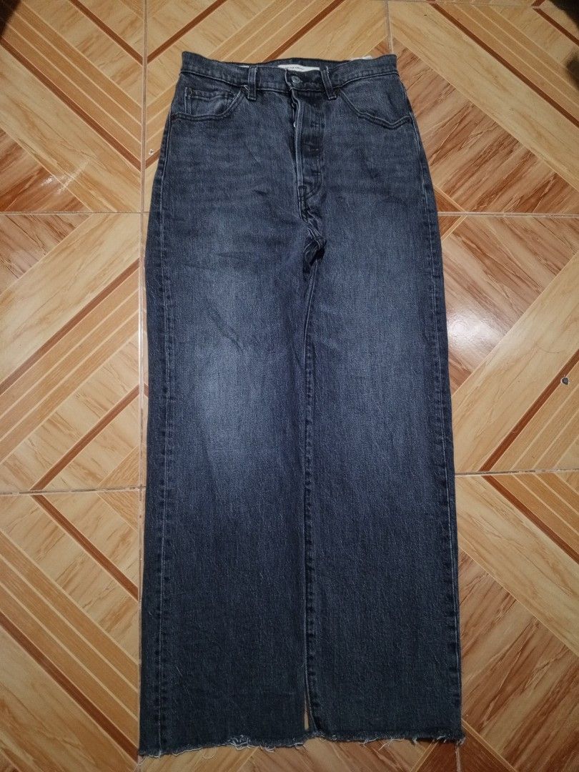 Levi's Ribcage Straight cut acid washed gray pants Big E (Category: Jeans) located in Santa Maria. Submitted by paulo-garcia21 (Listing ID 1459417721, Image 2). Description: waist 27 to 28 lenght 38 hem 8 inseam 26 L.O 10.