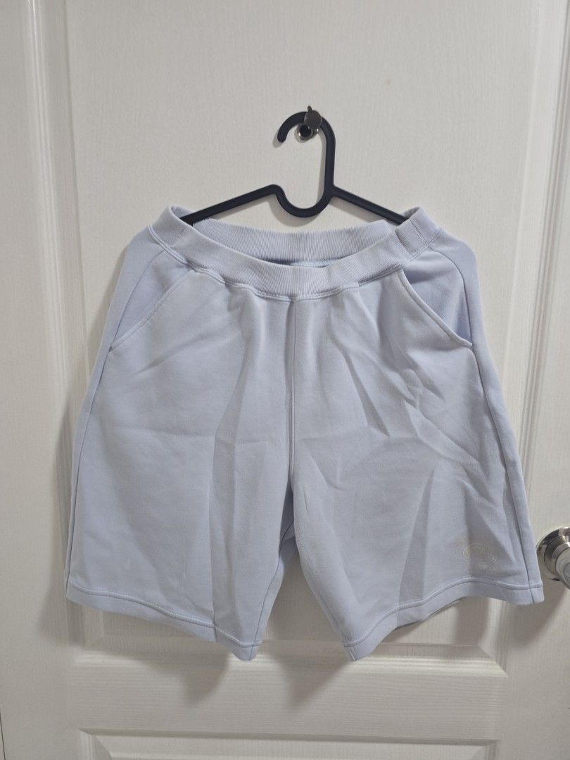 Uniqlo Light Blue Sweatpants with Pockets (Category: Other Bottoms) located in Pasig City. Submitted by callmemaf (Listing ID 1459349032, Image 1). Description: - KIDS 160 - Side pockets - Ribbed waistband and cuffs - Comfortable material - Ideal for lounging or casual wear - Shows slight pilling (signs of wear).