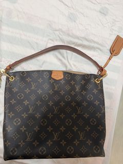 (Category: ) located in . Submitted by fashionloversg (Listing ID 1459408385, Image 1). Description: .