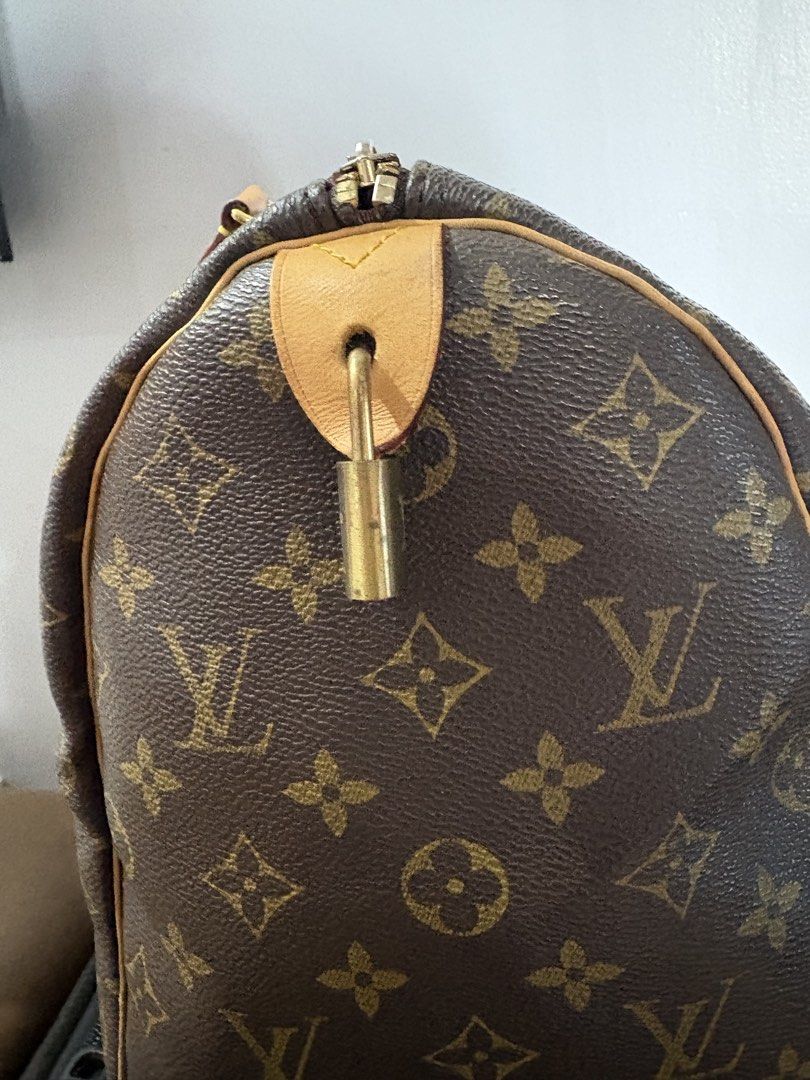 Louis Vuitton Monogram Speedy 35 (Category: Luxury Bags & Wallets) located in Paranaque City. Submitted by swiftarrow2026 (Listing ID 1459289669, Image 3). Description: - Classic Louis Vuitton Monogram.