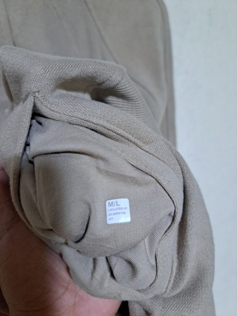 Lululemon Bomber Jacket (Category: Coats, Jackets and Outerwear) located in Dumaguete. Submitted by jayarbajad49160 (Listing ID 1459424143, Image 3). Description: Lululemon Bomber Jacket (Authentic/Original) Good Condition Color rate:9.2/10 Size M/L Width:23 Length:27 Loc dumaguete city visayas 📩📩.