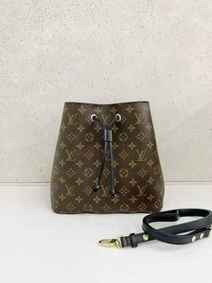 (Category: ) located in . Submitted by jscollectionbags (Listing ID 1459379006, Image 1). Description: .