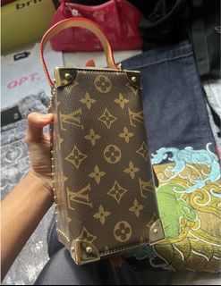(Category: ) located in . Submitted by izzresellstore (Listing ID 1456836205, Image 1). Description: .