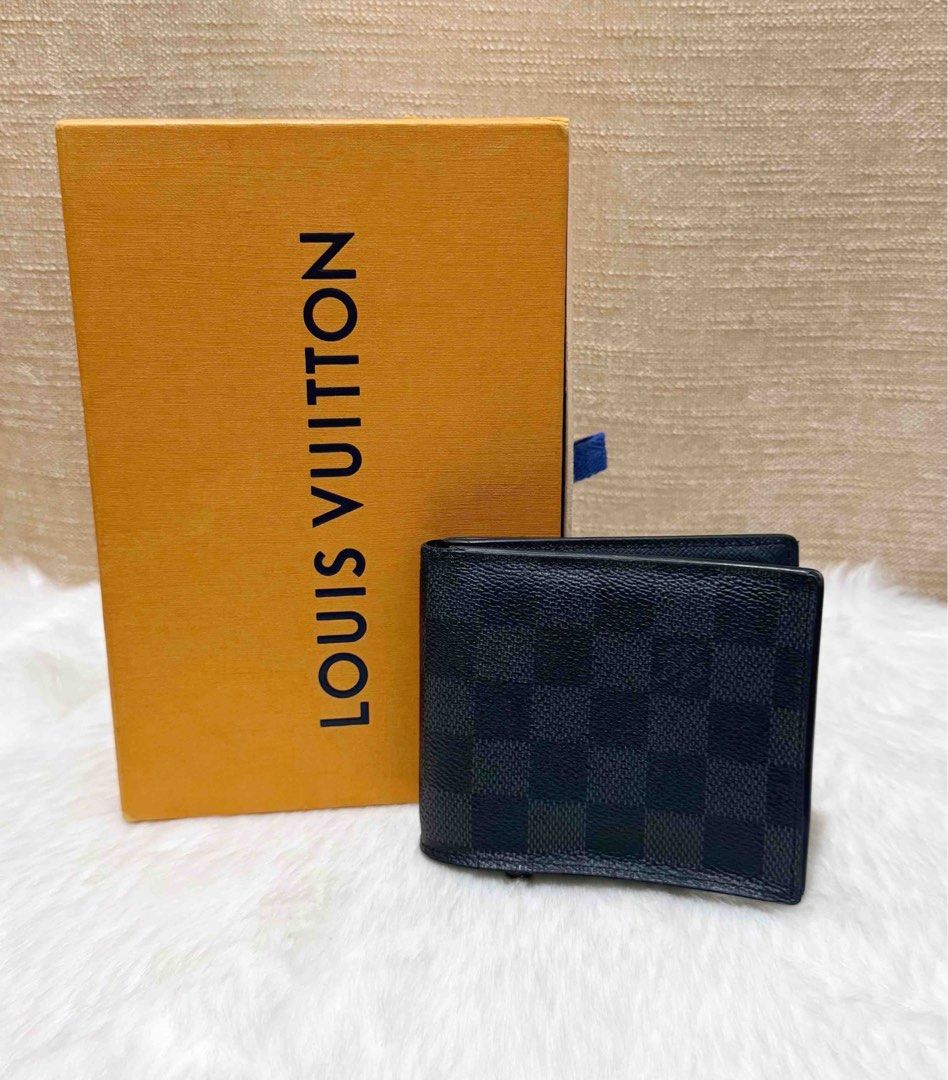 LV Wallet (Category: Luxury Bags & Wallets) located in Quezon City. Submitted by beautybox2018 (Listing ID 1459390771, Image 1). Description: .