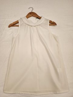 (Category: ) located in . Submitted by wardrobemanila (Listing ID 1459343691, Image 1). Description: .