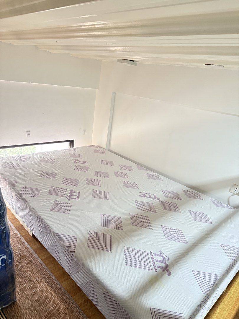 Mandaue Foam Mega Premium Mattress - Semi Double (Category: Bed Frames & Mattresses) located in Pasig City. Submitted by gyutipie (Listing ID 1459336605, Image 2). Description: - Mandaue Foam Mega Premium Mattress - Size: 6 x 48 x 75 inches - Semi Double Size - Color: Regal Purple/Gray - Condition: Good, with minor stain from iron (foam is unaffected) - Includes: FREE Twin-sized bedsheet - Location: Evangelista Ave., Santolan, Pasig City Reason f