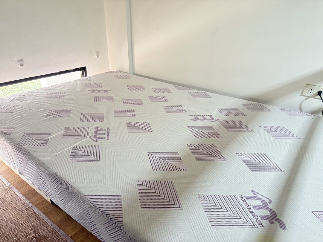 Mandaue Foam Mega Premium Mattress - Semi Double (Category: Bed Frames & Mattresses) located in Pasig City. Submitted by gyutipie (Listing ID 1459336605, Image 1). Description: - Mandaue Foam Mega Premium Mattress - Size: 6 x 48 x 75 inches - Semi Double Size - Color: Regal Purple/Gray - Condition: Good, with minor stain from iron (foam is unaffected) - Includes: FREE Twin-sized bedsheet - Location: Evangelista Ave., Santolan, Pasig City Reason f