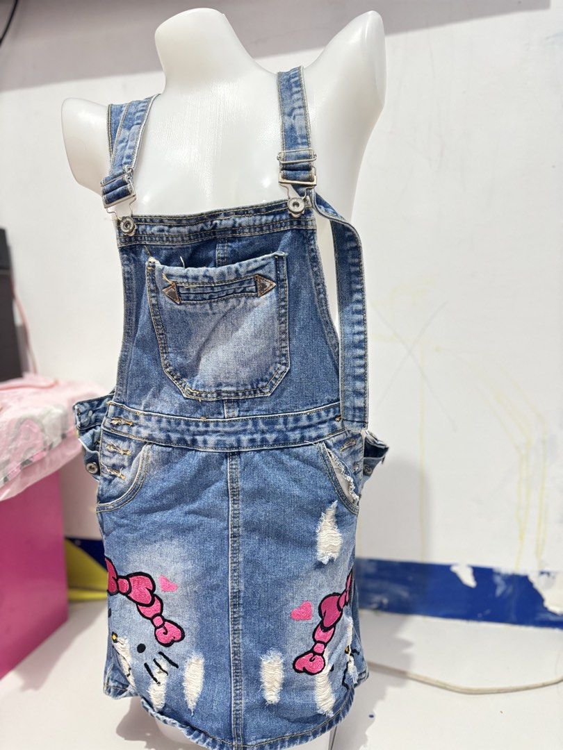 Maong Hello Kitty Jumpsuit (Category: Jumpsuits) located in Valenzuela. Submitted by hellokittyjunkie (Listing ID 1459477049, Image 2). Description: Fit up size 28 ONLY .
