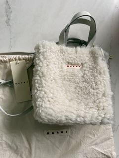 （分類：）位於 。 由 sellingood2017 提交（商品編號 1459302745，圖片 1）。簡介： 。