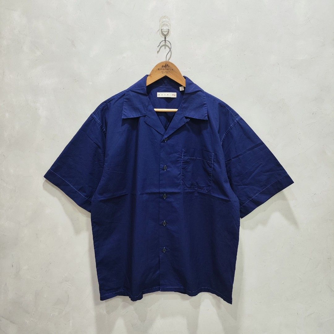 MARNI UNIQLO (Category: Tshirts & Polo Shirts ) located in Villasis. Submitted by archivemode. (Listing ID 1459384410, Image 1). Description: MARNI UNIQLO ______________________ Size: Large to XL (Measured by INCHES) Width: 23.5 Length: 28 Condition: Excellent Color Rate: 9.9/10 Issue: None "Colors may vary due to lightening" "Swipe to see more details of piece and appreciate♥️" _______________________ Mine : 599.