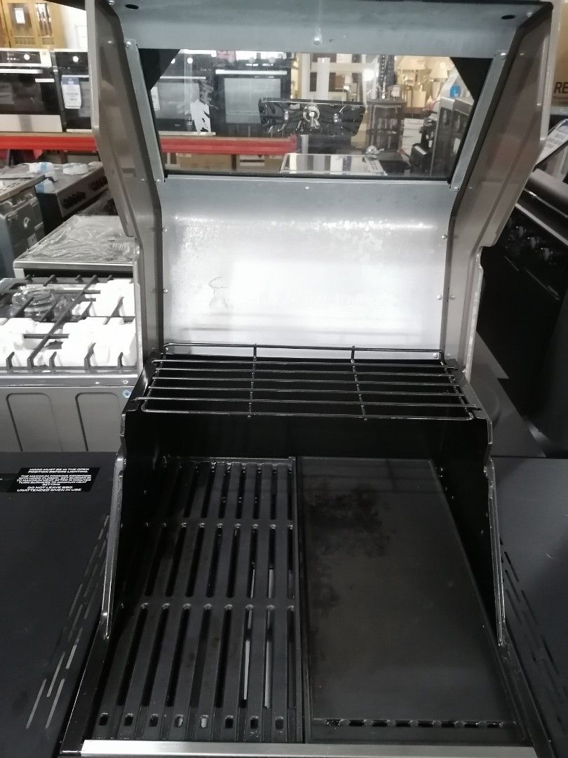 Matador Spark 2 Burner BBQ Grill (Category: BBQ, Grills & Hotpots) located in Muntinlupa City. Submitted by fast_bryantorrentefernand (Listing ID 1459336413, Image 2). Description: - Matador Spark 2-burner BBQ grill - Two main burners - Convenient storage cabinet below - Pasay public market libertad po to move with built-in wheels - Ideal for outdoor cooking -USED - Price: Php 10,999.00.