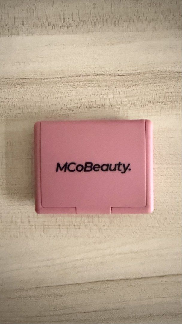 MCoBeauty Soft Touch Powder Blush - Bella Vista (Category: Makeup) located in Cainta. Submitted by getsometin (Listing ID 1459393124, Image 1). Description: Swatched once only.