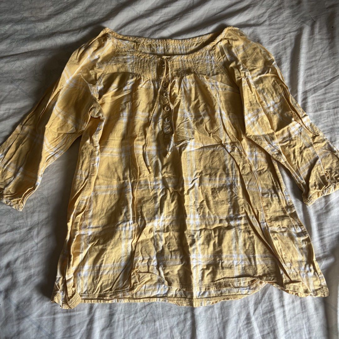 Medium Large Assorted Tops Bundle (Category: Others Tops) located in Binan City. Submitted by mypreloved_haul (Listing ID 1459328025, Image 2). Description: .