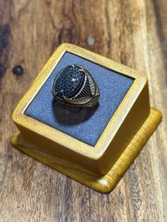 (Category: ) located in . Submitted by AntiqueAuthenticSG (Listing ID 1459432029, Image 1). Description: .