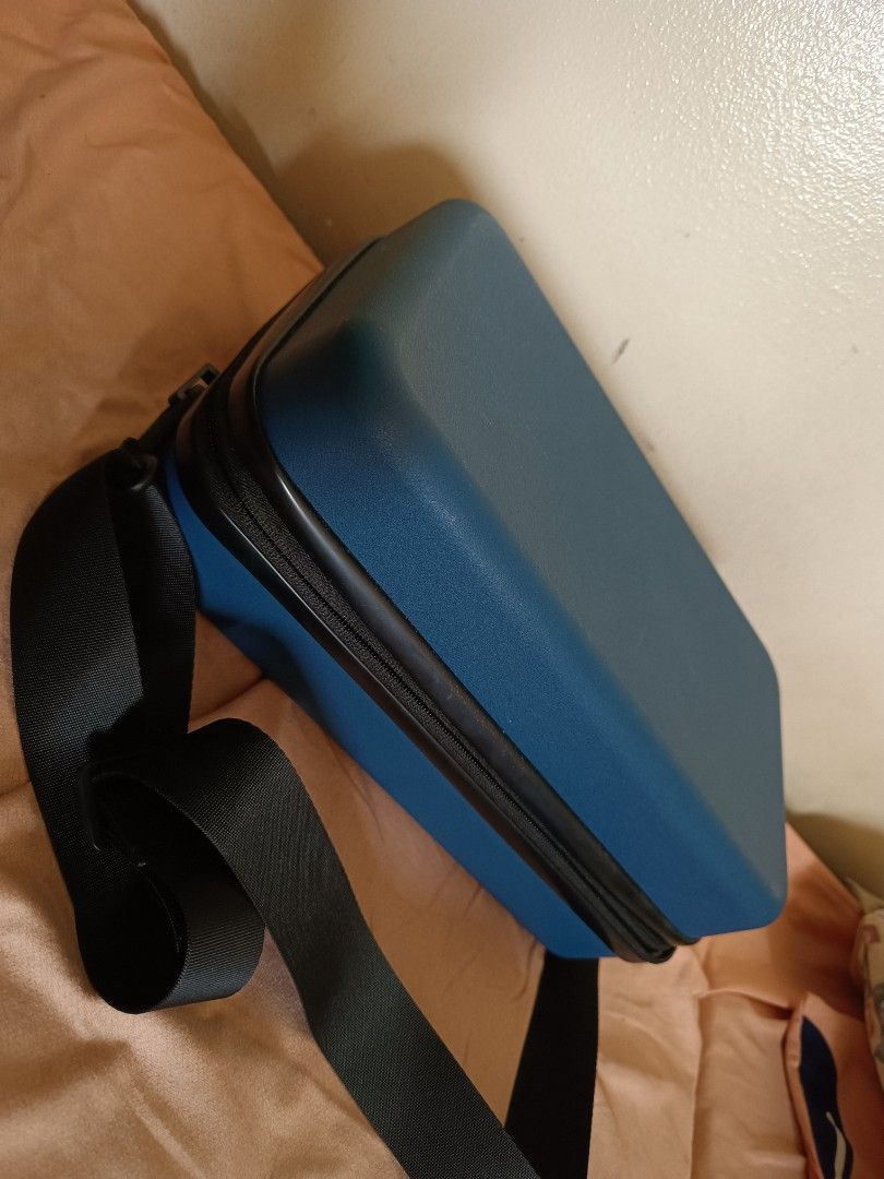Mini storage bag waterproof hard shell (Category: Everything Else Others) located in Manila. Submitted by geil_asentado (Listing ID 1459369686, Image 1). Description: .