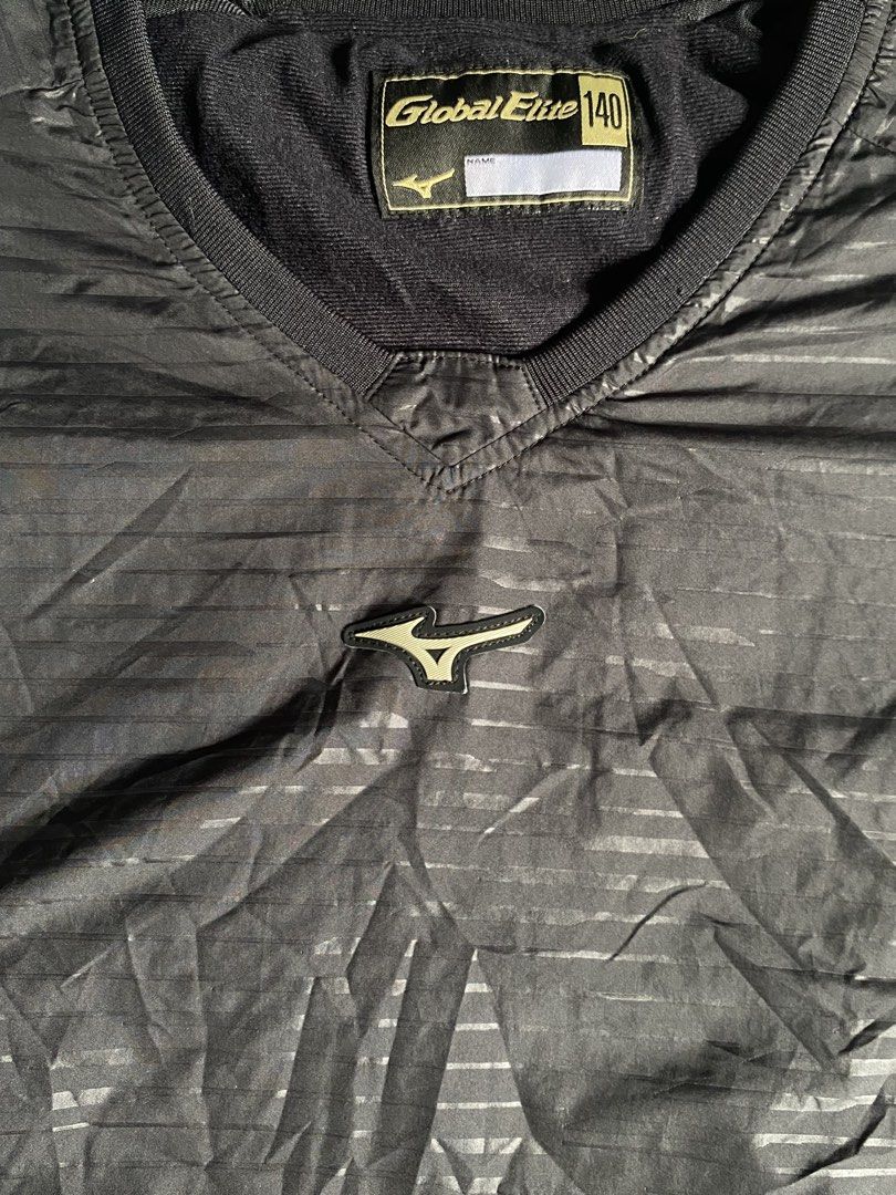 Mizuno Global Elite Baseball Pullover Jacket (Category: Coats, Jackets and Outerwear) located in Samal. Submitted by jorts26 (Listing ID 1459346391, Image 3). Description: No flaws Dimes W:19 L:21.