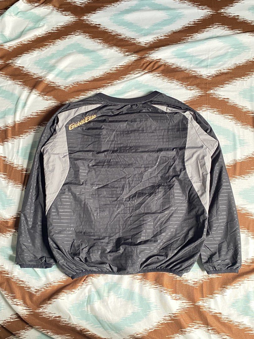 Mizuno Global Elite Baseball Pullover Jacket (Category: Coats, Jackets and Outerwear) located in Samal. Submitted by jorts26 (Listing ID 1459346391, Image 2). Description: No flaws Dimes W:19 L:21.