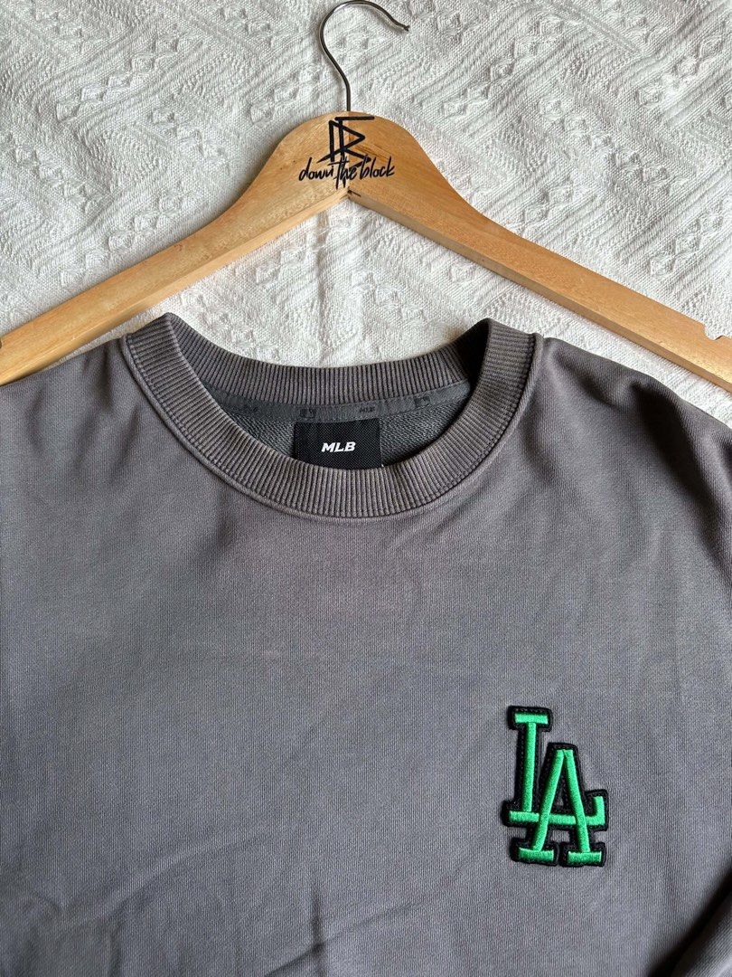 MLB LA Sweater (Category: Hoodies) located in Davao. Submitted by dtb_clo (Listing ID 1459396184, Image 3). Description: Dimes 22 x 26.5 No issue +Ship.