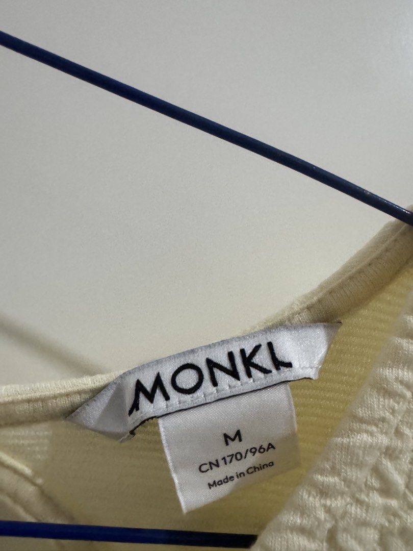 Monki Cream Textured Puff Sleeve Top Size M (Category: Blouses) located in Mangatarem. Submitted by jvleexx (Listing ID 1459451293, Image 2). Description: - Cream-colored top from Monki - Textured fabric - Puff sleeves - Tie detail at the back - Size: Medium (M) - Perfect for dressing up or down.