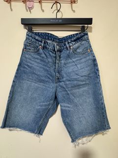 (Category: ) located in . Submitted by fafaneedtoclearwardrobe (Listing ID 1459381481, Image 1). Description: .