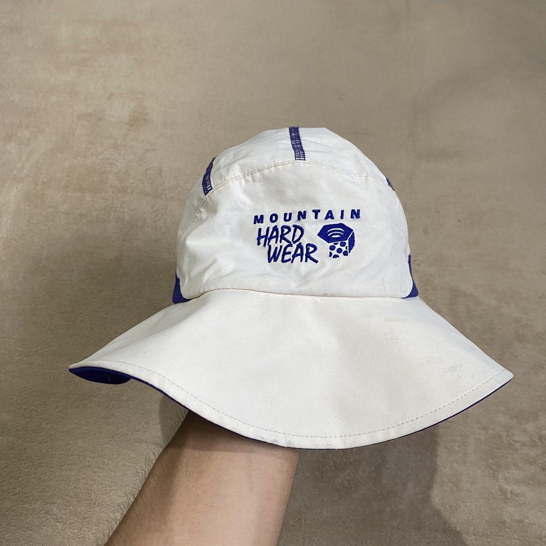 Mountain Hardwear Bush Hat (Category: Activewear) located in Polomolok. Submitted by larnel27 (Listing ID 1459360580, Image 1). Description: - One size fits all - Color rate 9.6 - No flaws - Need wash only.