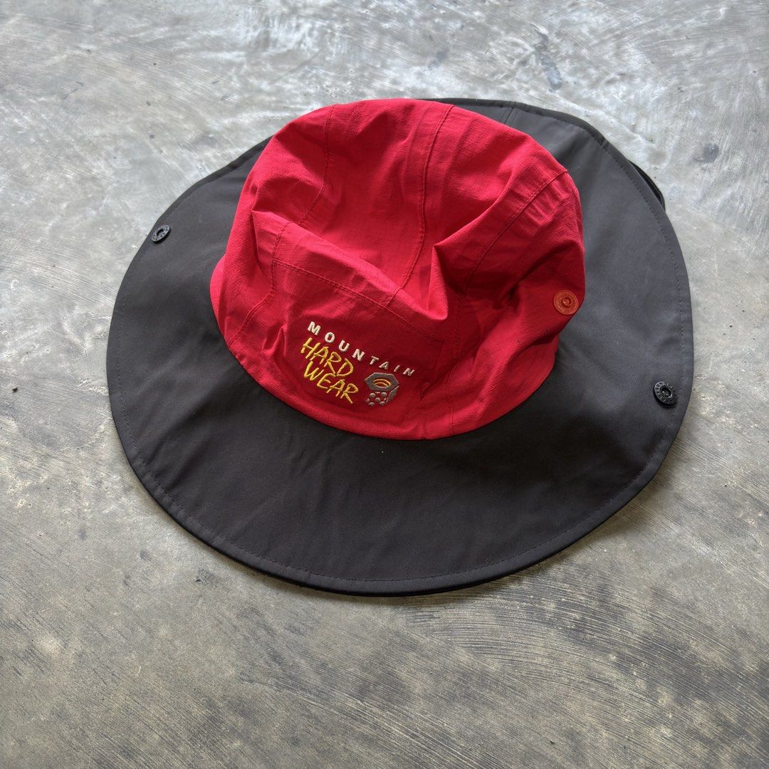 Mountain Hardwear Bush Hat (Category: Caps & Hats) located in General Santos City (Dadiangas). Submitted by rags2reviveph (Listing ID 1459377585, Image 1). Description: Mountain Hardwear Bush Hat 🔩 Rain Hat / Waterproof 58cm Medium to Large Excellent to As new.