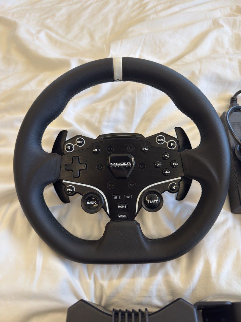 MOZA R5 Bundle (Category: Controllers) located in Manila. Submitted by freehealthcare (Listing ID 1459302693, Image 2). Description: RFS: Not using anymore.