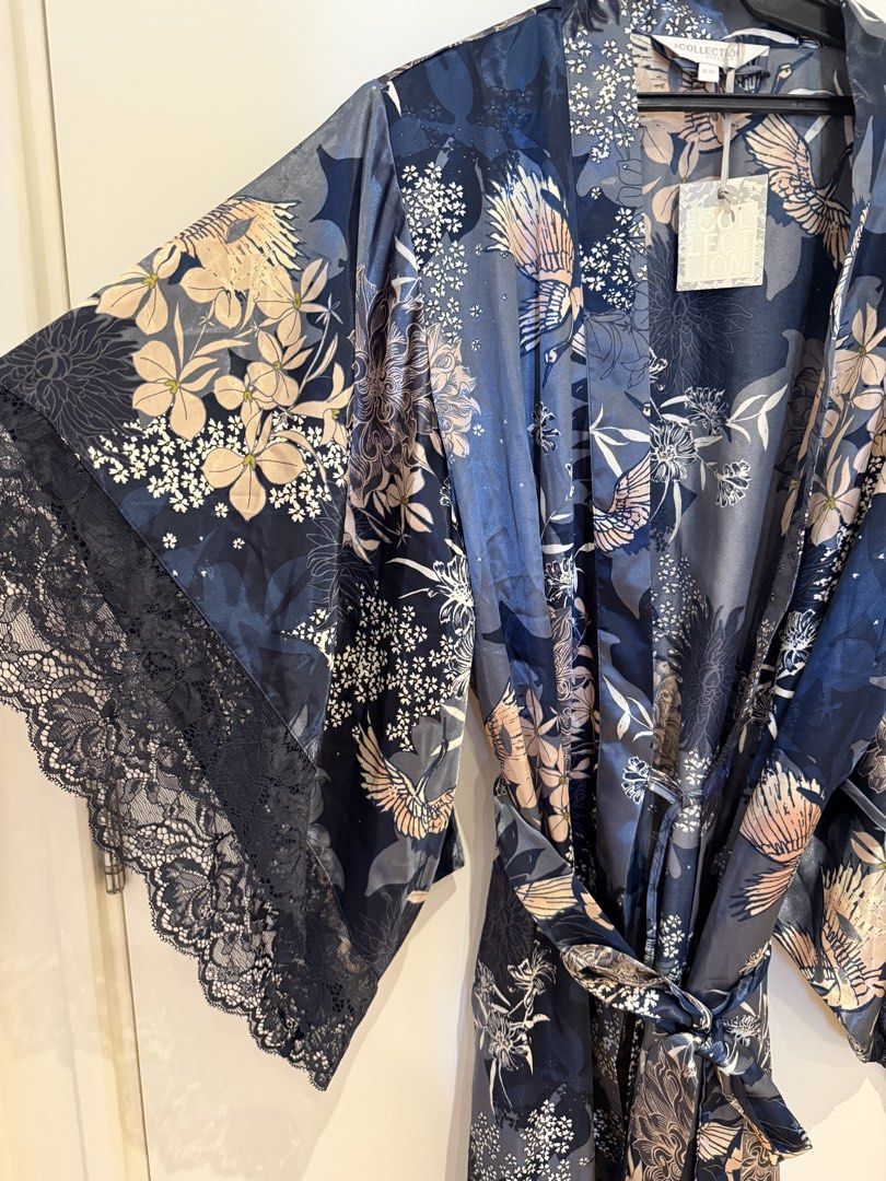 New Debenhams robe (Category: Undergarments & Loungewear) located in Makati City. Submitted by nmvs1 (Listing ID 1459398880, Image 2). Description: New with tag debenhams robe Uk 8-10 fits small to large frame Bought 2650.