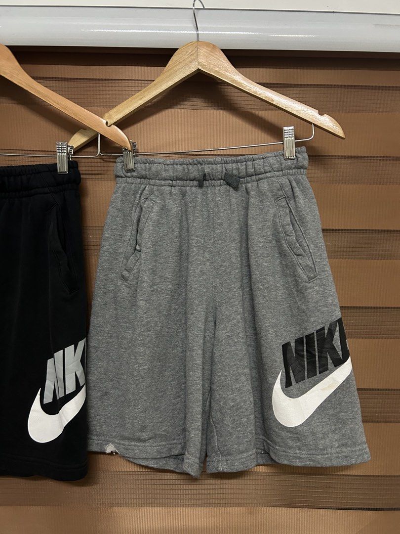 Nike Alumni Youth Size As Pack (Category: Shorts) located in Manila. Submitted by foundarchive.ph (Listing ID 1459411863, Image 3). Description: Nike Alumni Youth Size As Pack Size L and XL Youth (24-30W x 17L) Good as new Need wash See pics for the issue ₱1000 only Manila area can ship nationwide.