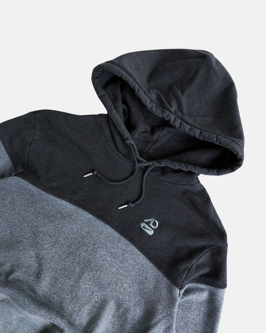 NIKE ATHLETIC DEPT BLACK/GREY HOODIE (Category: Coats, Jackets and Outerwear) located in Naga. Submitted by vision.zeroarchive (Listing ID 1459399617, Image 2). Description: 🔸 Tag Size: XL 📏 Length: 28 in | Width: 21.5 in ✨ Condition: 8.5/10 📝 Notes: None / Minimal wear ━━━━━━━━━━━━━━━━━━ 💰 MINE: ₱300 ⚡ Excludes shipping fee (+SF) ━━━━━━━━━━━━━━━━━━ ⚠️ QUICK NOTES: • Manage your expectations • Color may vary due to lighting ━━━━━━━━━━━━━━ 📍 