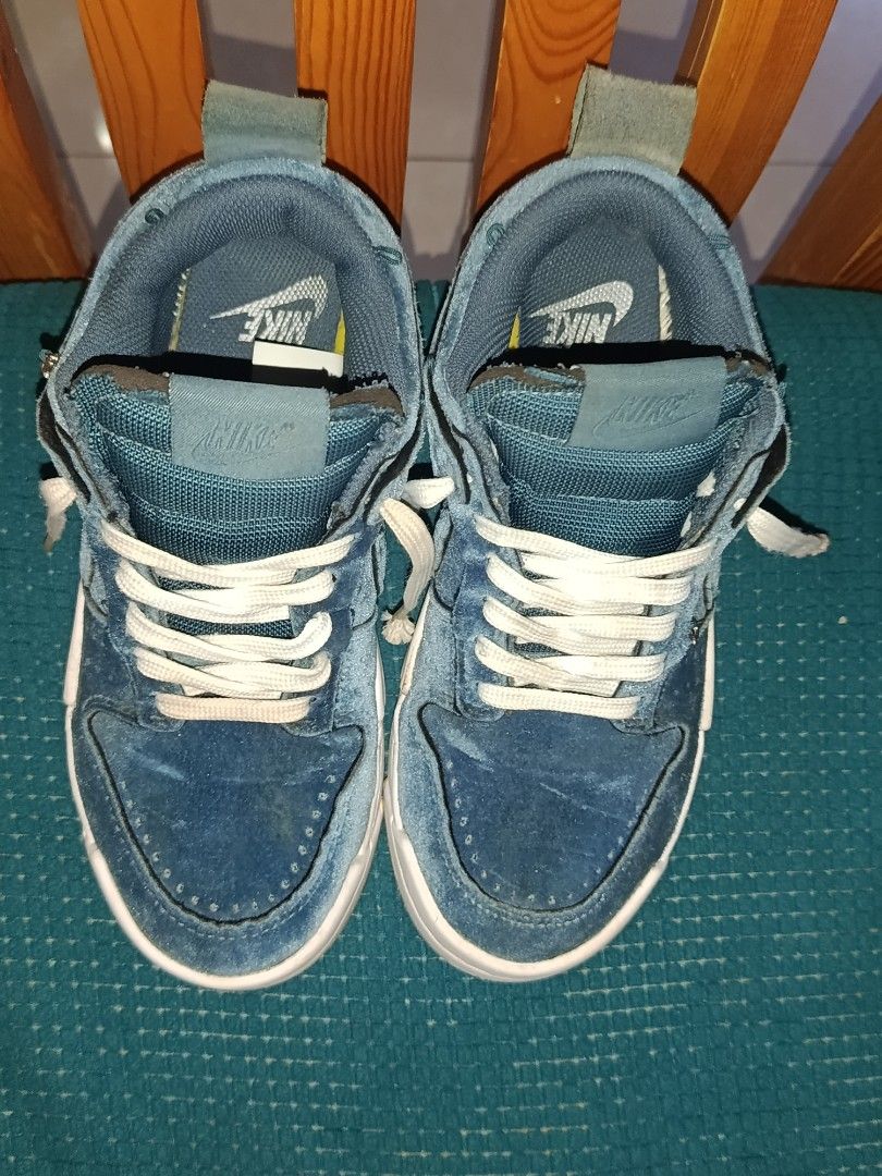 nike dunks low (Category: Sneakers) located in Bato. Submitted by funnygreenguy (Listing ID 1459434462, Image 2). Description: EU 37.