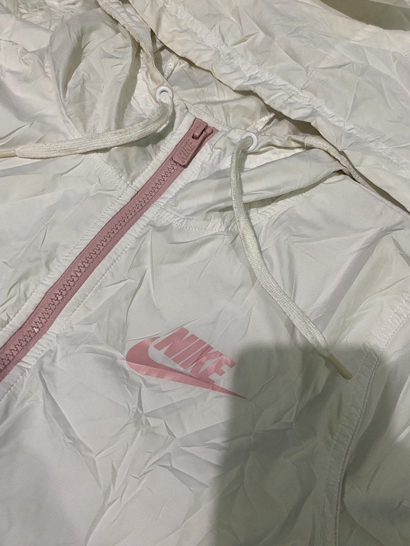 Nike windbreaker for womens (Category: Coats, Jackets and Outerwear) located in Marikina City. Submitted by fitfirst (Listing ID 1459451193, Image 2). Description: Nike windbreaker jacket for womens Size large on tag Dimes nsa pictures Price 1000 Like new condition Location marikina city.