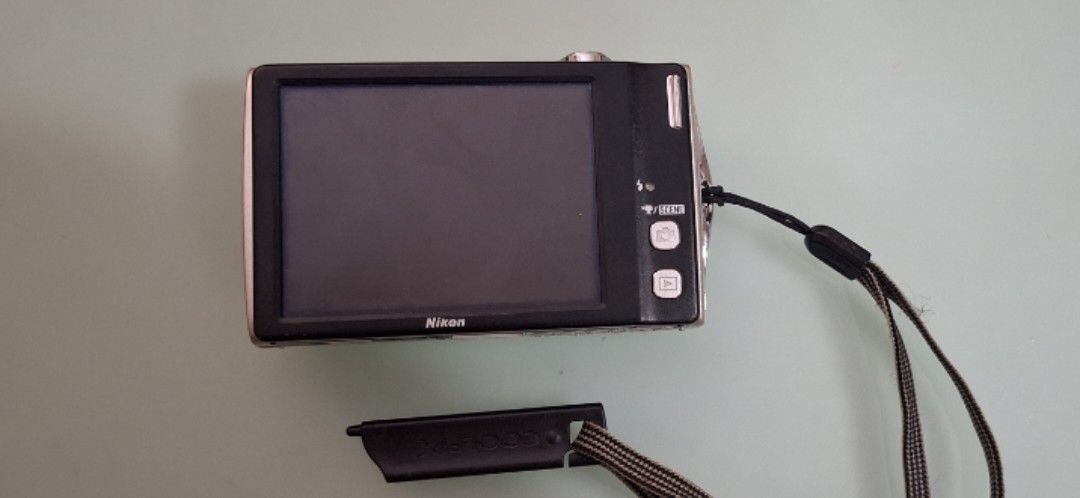 Nikon Coolpix S4000 Digital Camera (Category: Cameras) located in Quezon City. Submitted by sammyal.rn (Listing ID 1459359124, Image 2). Description: LP for SURE Buyers 📷 Features: •9/10 Body Condition • Multiple settings — Photo & Video (please send me a message for sample outputs!) • Touchscreen with stylus ‼️ PLEASE READ BEFORE BUYING‼️ ⚠️ Honest Issues⚠️ • Lens issue: Images are blurry when zoomed out but become clear when zoomed in. This ap