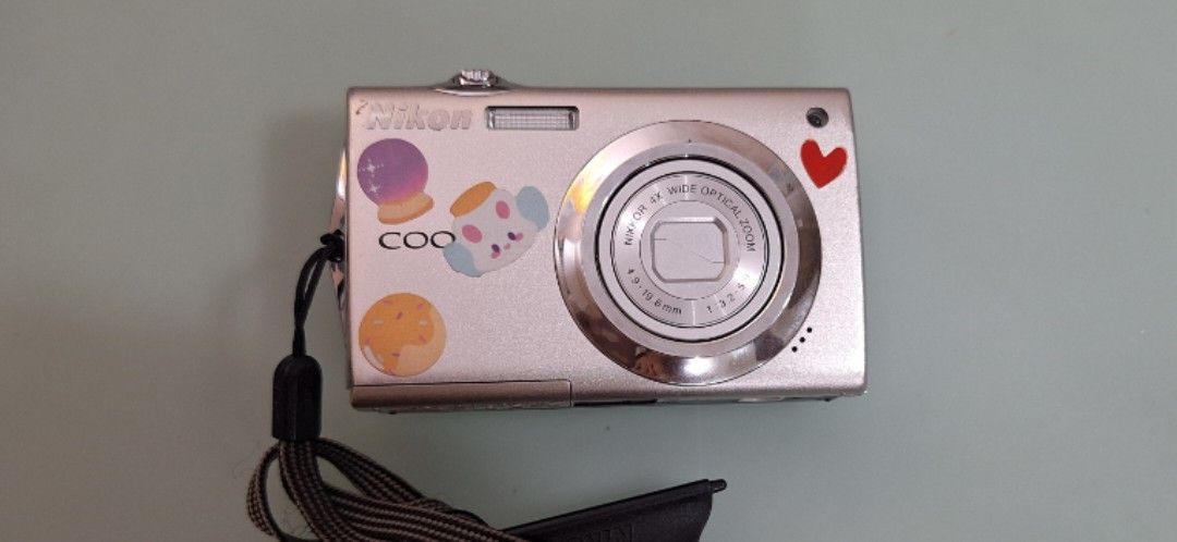 Nikon Coolpix S4000 Digital Camera (Category: Cameras) located in Quezon City. Submitted by sammyal.rn (Listing ID 1459359124, Image 1). Description: LP for SURE Buyers 📷 Features: •9/10 Body Condition • Multiple settings — Photo & Video (please send me a message for sample outputs!) • Touchscreen with stylus ‼️ PLEASE READ BEFORE BUYING‼️ ⚠️ Honest Issues⚠️ • Lens issue: Images are blurry when zoomed out but become clear when zoomed in. This ap