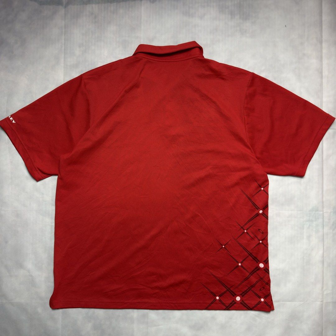 OAKLEY - Vintage Hydrolix Golf Polo (Category: Tshirts & Polo Shirts ) located in Cavite. Submitted by gooditems.cavite (Listing ID 1459418390, Image 2). Description: Size xl 25x29 Authentic No flaws Excellent condition.