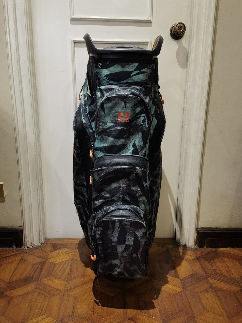OGIO ALL ELEMENTS Cart Bag-Shibori (Category: Golf) located in Pasig City. Submitted by partyonppl (Listing ID 1459328100, Image 2). Description: OGIO ALL ELEMENTS Cart Bag-Shibori Like new WOODE system 15-way top Full length dividers Fully waterproof Super lightweight The ALL ELEMENTS cart bag features waterproof fabric and seam sealed throughout with a premium waterproof valuables pocket to keep all of your electronics dry. The ultimate water-r
