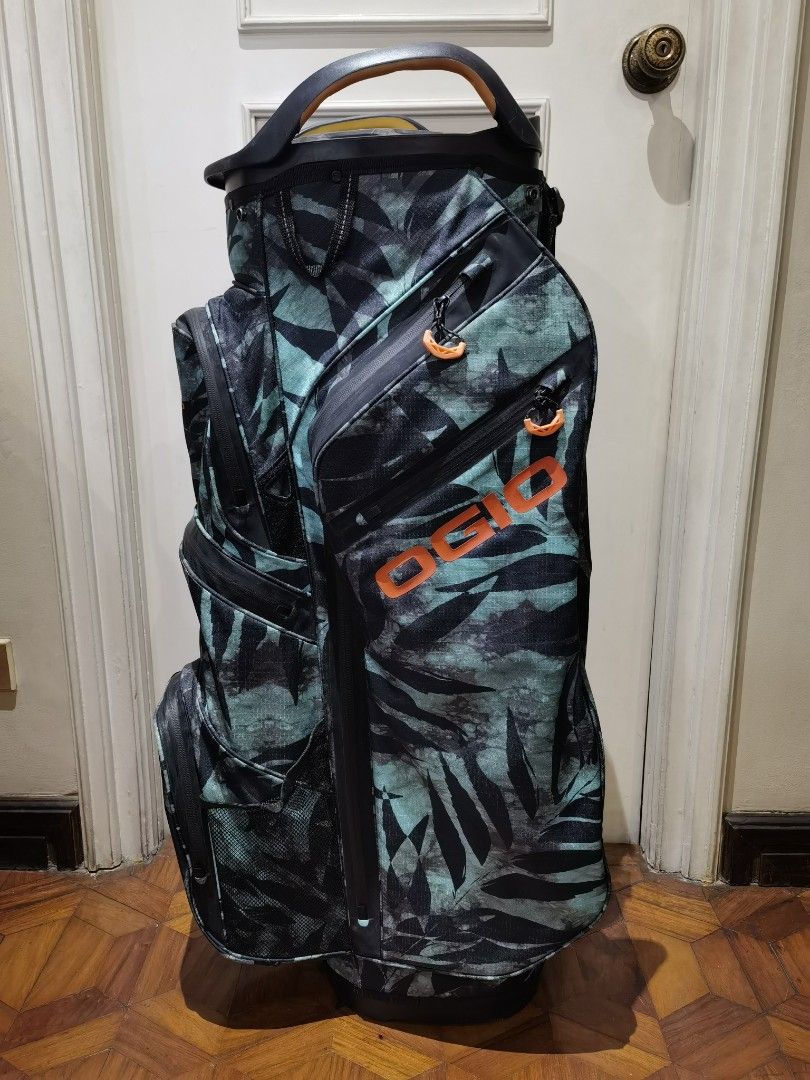 OGIO ALL ELEMENTS Cart Bag-Shibori (Category: Golf) located in Pasig City. Submitted by partyonppl (Listing ID 1459328100, Image 3). Description: OGIO ALL ELEMENTS Cart Bag-Shibori Like new WOODE system 15-way top Full length dividers Fully waterproof Super lightweight The ALL ELEMENTS cart bag features waterproof fabric and seam sealed throughout with a premium waterproof valuables pocket to keep all of your electronics dry. The ultimate water-r
