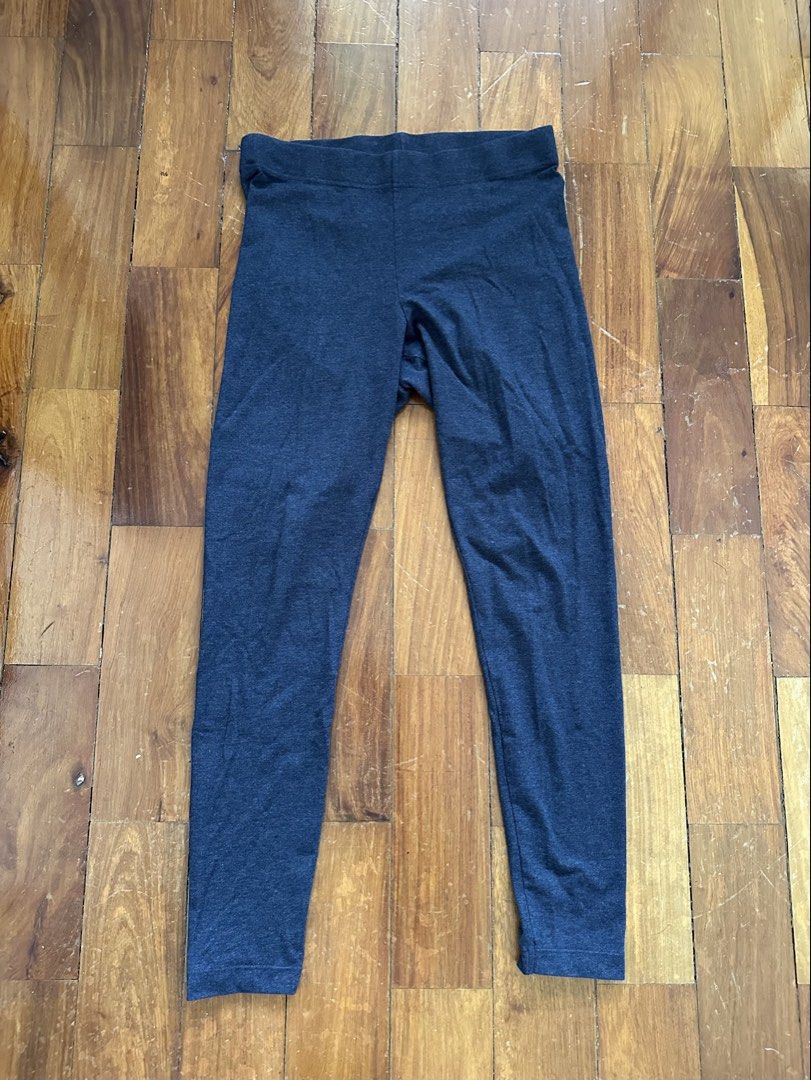 Old Navy Dark Blue Leggings Size M (Category: Other Bottoms) located in Muntinlupa City. Submitted by prelovedbykram (Listing ID 1459307708, Image 1). Description: - Brand: Old Navy - Color: Dark Blue - Material: Cotton, Polyester, Spandex blend - Features: Comfortable, stretchy.