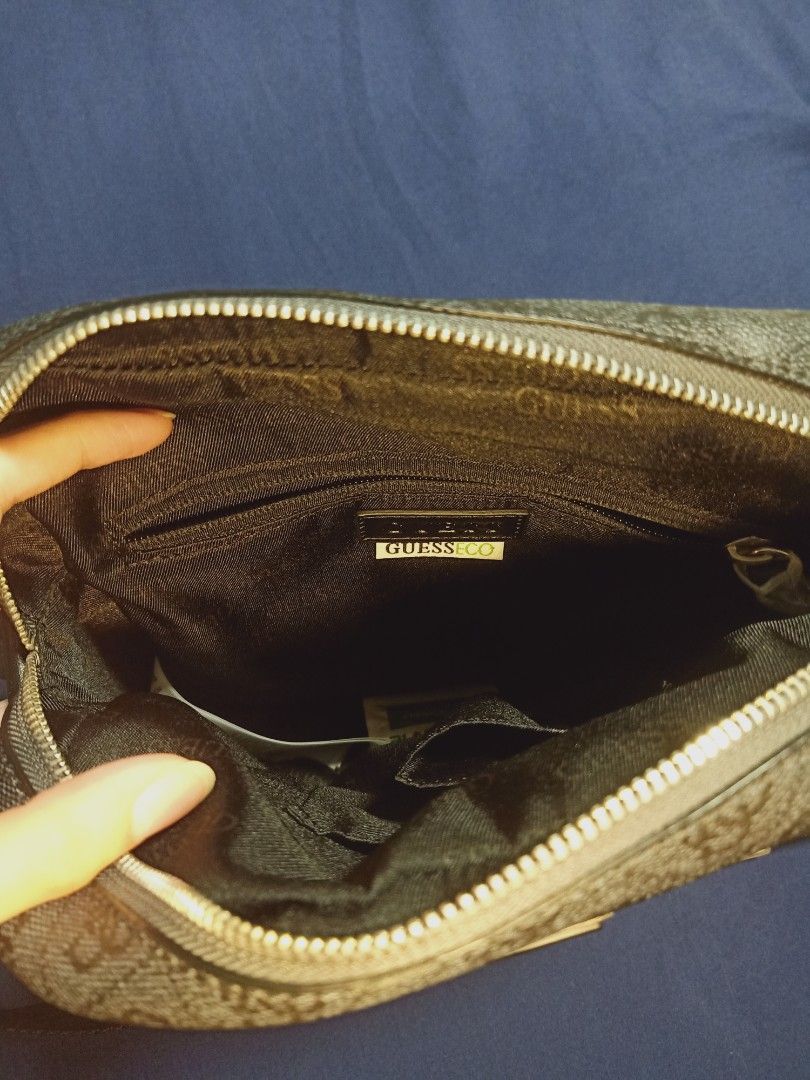 Original Guess Crossbody Bag (black) (Category: Luxury Bags & Wallets) located in Manila. Submitted by tjgochum2342290 (Listing ID 1459358167, Image 3). Description: BRAND NEW GUESS BAG Model: Eco Vezzola Quattro G Flat Crossbody PAYMENT METHOD: - Gcash DELIVERY: - Lalamove - Gogo Xpress (buyer will carry shipping fee).
