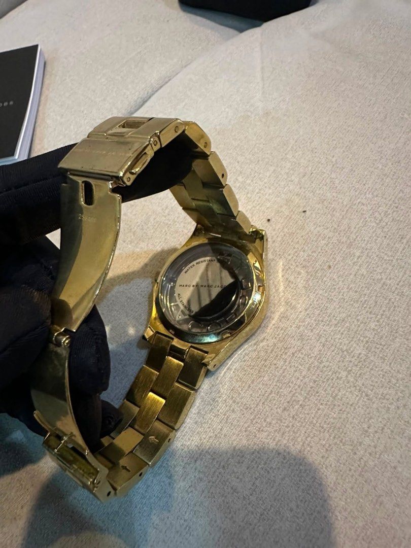 Original Marc Jacobs Watch (Category: Women's Watches) located in Cavite. Submitted by rubieanne__ (Listing ID 1459453458, Image 2). Description: original marc jacobs henry skeleton women’s watch complete links and inclusions excellent working condition ₱20,000 srp selling low ₱2,900 pawnable steal price!! moneyback guaranteed.