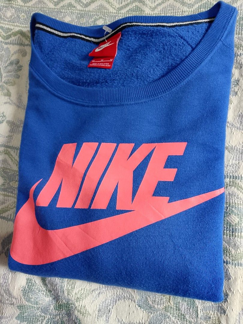 ORIGINAL NIKE SWEATSHIRT (Category: Coats, Jackets and Outerwear) located in Baguio. Submitted by thrifty_rackd (Listing ID 1459419781, Image 2). Description: .