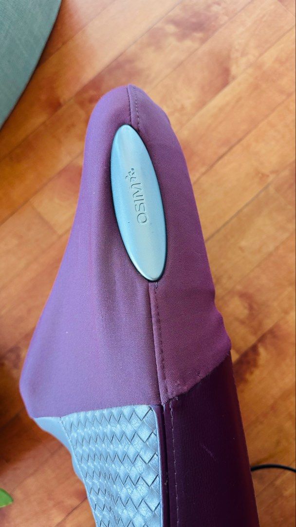OSIM uJolly 2 反斗V手/ 頸背按摩墊 （分類：按摩紓緩用品）位於 Hong Kong。 由 JanetCY 提交（商品編號 1459341714，圖片 3）。簡介： OSIM uJolly 2 按摩墊，有頸部同背部按摩。可以揀唔同模式，仲有熱力功能。跟埋個遙控器，操作好方便。放喺梳化度用一流，放鬆吓好正。。