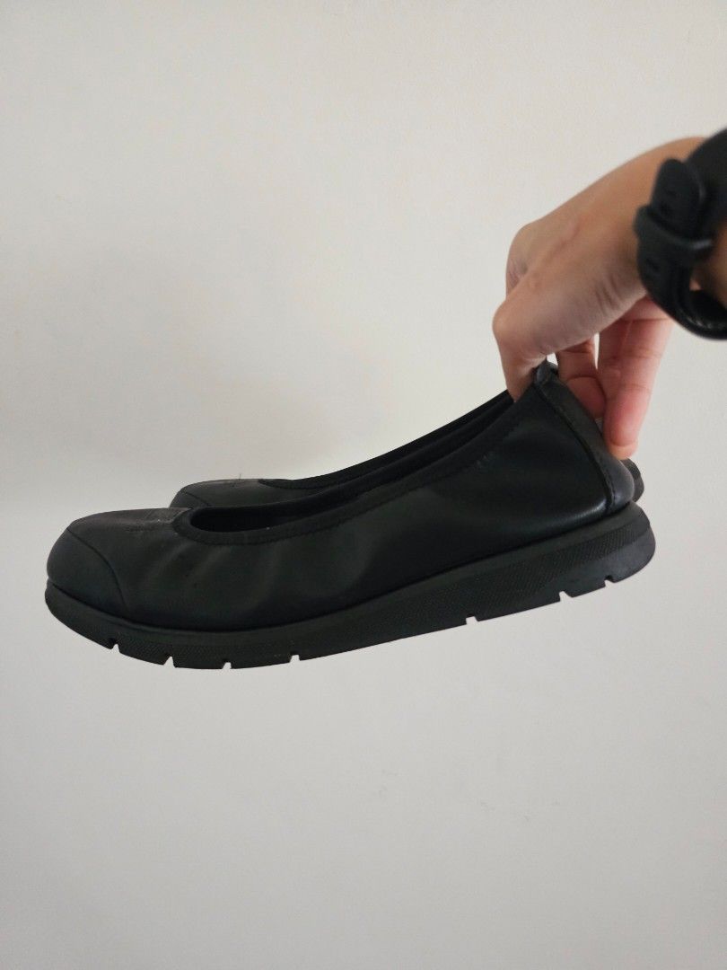 Outland Black Ballet Flats (Category: Flats & Sandals) located in Makati City. Submitted by titaarlet (Listing ID 1459321400, Image 3). Description: - originally had ribbon stitched but i removed it, see last photo for closeup of removed stitches - im size 6.5 to 7, but this is small to me, so this is likely eu 36 or in ph, size 6 max. - outland sole cushion is soft.
