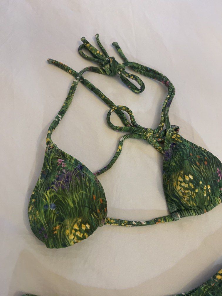 Pacific Palais Green Bikini (Category: Bikinis & Swimsuits) located in Taguig. Submitted by erinsotto (Listing ID 1459378615, Image 3). Description: No flaws Rfs: too small for my boob size.